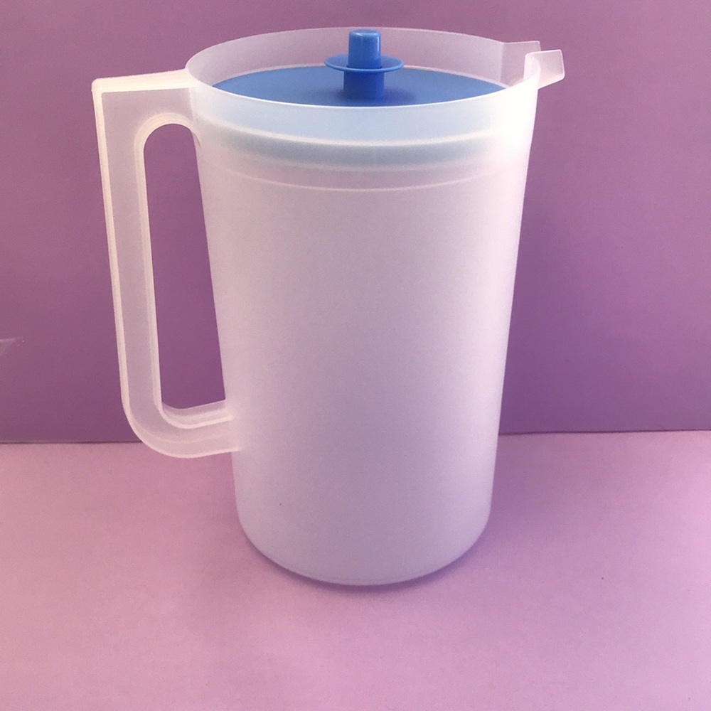 Tupperware Jumbo  Pitcher 4 Liter - Picture 6 of 9